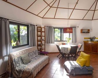 Hotel Isla Verde - Boquete - Living room