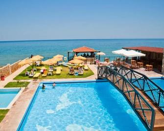 Ekavi Hotel - Sfakaki