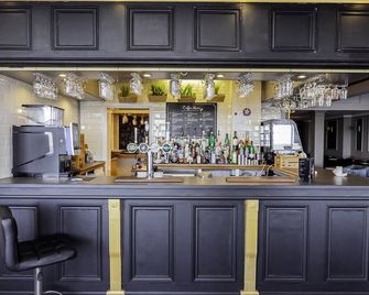 Majestic Hotel Eastbourne by Belvilla - Eastbourne - Bar