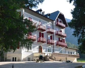 Hotel Croda Rossa - Dobbiaco/Toblach - Bina