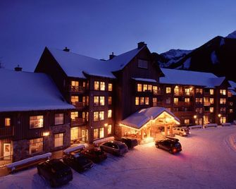 Snow Creek Lodge by Fernie Lodging Co - Fernie - Building