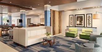 Holiday Inn Express & Suites Duluth North - Miller Hill - Hermantown - Lobby