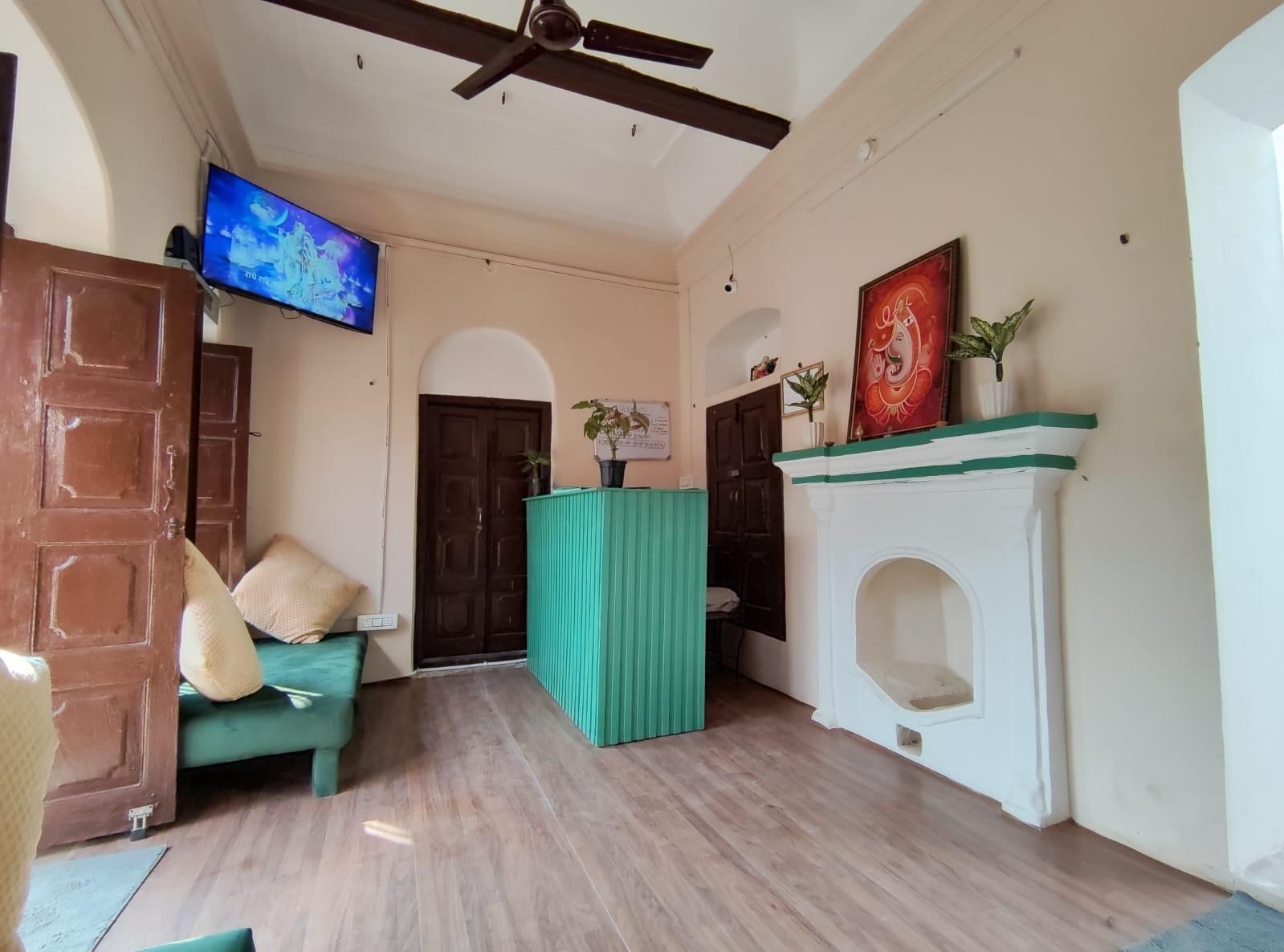 Guru Homestay - Rishikesh - Front desk