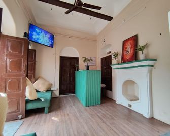 Guru Homestay - Rishikesh - Front desk