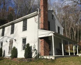 Historic Country Retreat in Litchfield County - Woodbury - Building