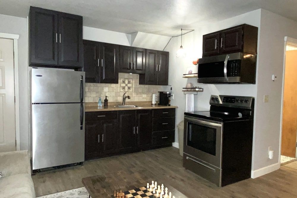 Abby's-Dedicated, Clean, Comfortable, Near U-Med - אנקוראג' - מטבח