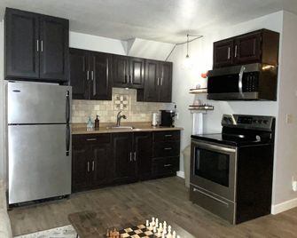 Abby's-Dedicated, Clean, Comfortable, Near U-Med - Anchorage - Kitchen