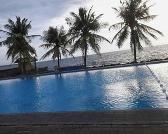 Marina Anyer Villa & Resort - Anyar - Pool