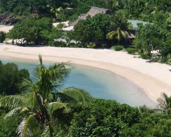 Navutu Stars Resort - יאקטה איילנד - חוף