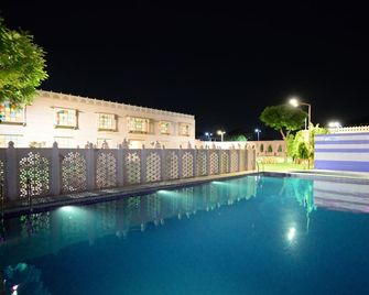 Lilypool - the Heritage Jalmahal - Jaipur - Pool