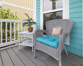 This Must be the Place - Ottawa - Balcony