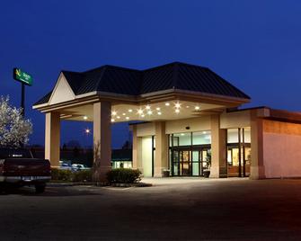 Quality Inn & Conference Center - Springfield - Bygning