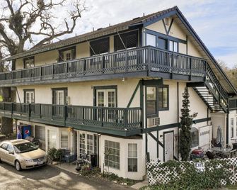 The 10th Green Inn - Valley Springs - Edificio