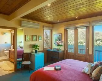 Pencarrow Luxury Lodge - Queenstown - Bedroom