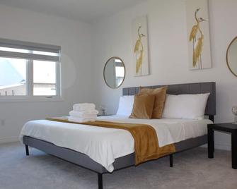 Detached New Modern House In South Barrie - Built H plus ME Technology - Barrie - Bedroom