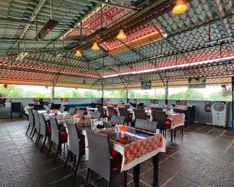 Natures Dreamland Holiday Homes, Igatpuri - Igatpuri - Restaurante