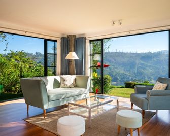 Camellia Hills - Hatton