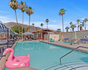 Exotic Dreams Resort Adults Only - Palm Springs - Pool