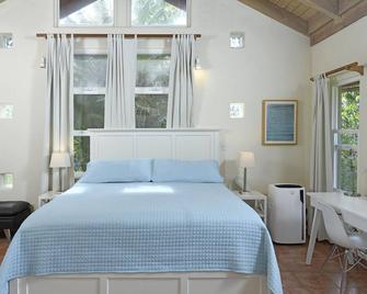Peaceful & Private Studio - 12 Acre Hobby Organic Fruit Farm - Beach 10min - Haiku-Pauwela - Habitación