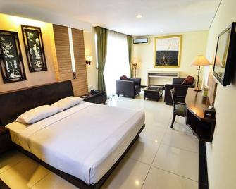 Losari Roxy Hotel - Jakarta - Bedroom