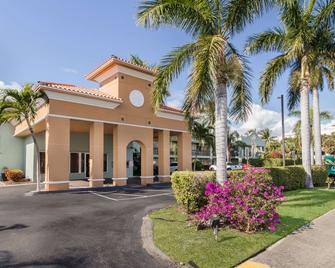 Quality Inn Boca Raton University Area - Бока-Ратон - Здание