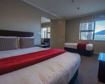 Amity Court Motel - Stratford - Bedroom