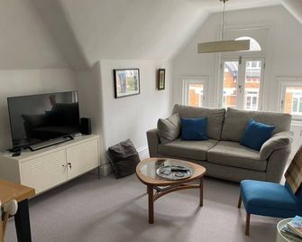 Cosy, Bright, Scandinavian apartment in London (St Margaret's/Richmond) - Twickenham - Living room