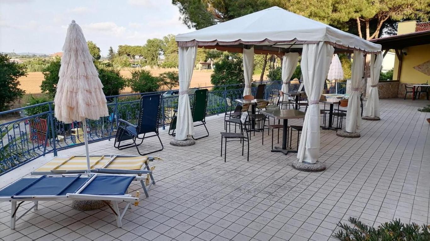 Hotel Paradiso