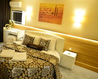 Aksan Hotel - Izmir - Bedroom