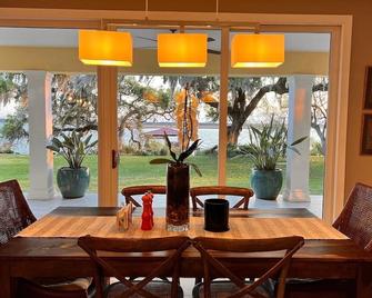 Waterway Bnb Charleston Romantic Getaway Water View - צ'רלסטון - חדר אוכל