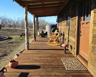 Frontier Cabin - Star Gazing - Pet Friendly - Italy - Patio