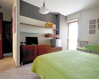 Al 32 y 3 - Alguer - Habitación
