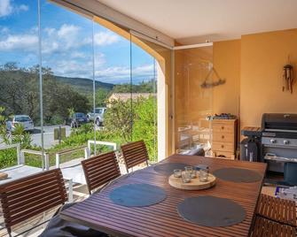 Esprit du Sud Apartment on Domaine du Golf with magnificent view - Roquebrune-sur-Argens - Salle à manger