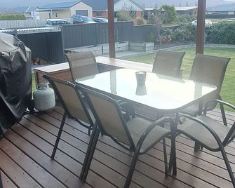 Relax on Acheron Way wifiskysport - Te Anau - Balkon