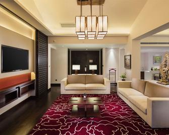 Hilton Linzhi Resort - Nyingchi - Living room
