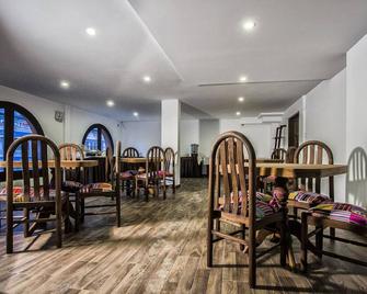 Altus Express Hotel - La Paz - Restaurant