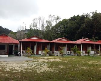 Pangkor Waterfall Beach Resort - Pangkor - Building