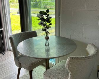 Cozy studio in charming Pāhoa with WiFi access - Pahoa - Dining room