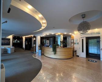 Hotel Piccolo Mondo - Nago–Torbole - לובי