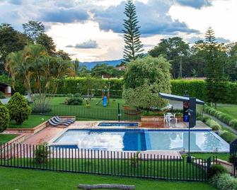Finca Hotel Casa Nostra - Quimbaya - Pool