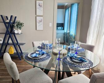 Cozy 2-Bedroom Apartment with Office Space Near Wynn Hospital & Utica University - Utica - Dining room
