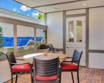 416 Dahlia - Newport Beach - Salle à manger