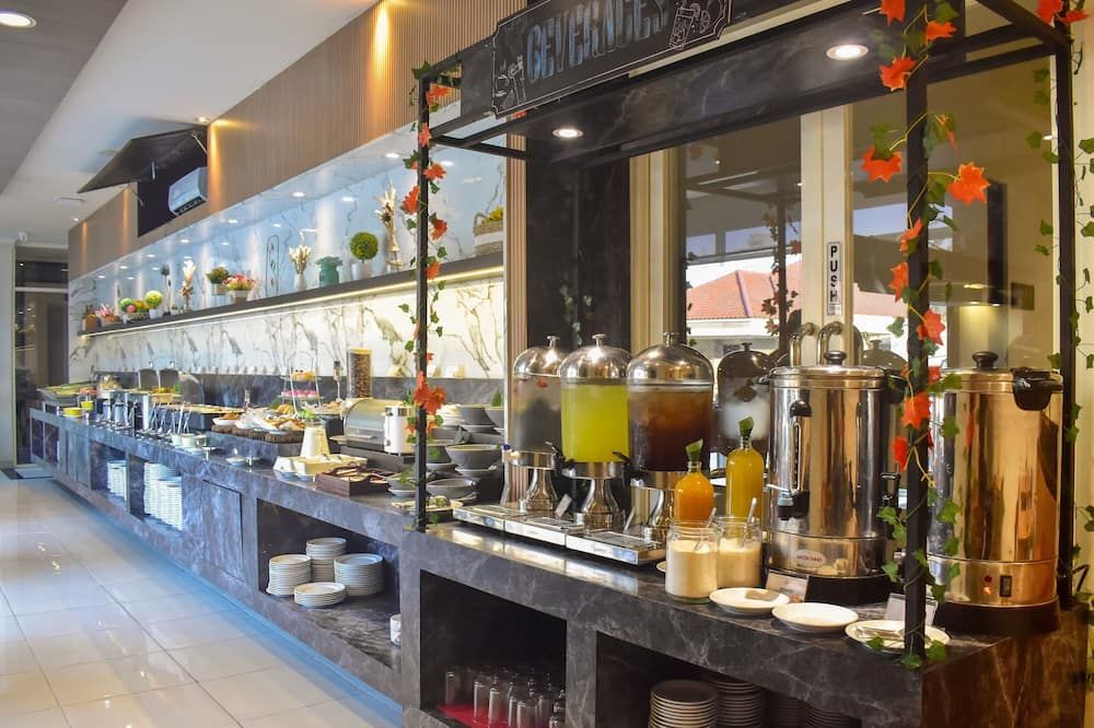 هوتل 88 إمبونج كينونو بايإيتاوتش - سورابايا - بار