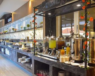 Hotel 88 Embong Kenongo - Kayun By Wh - Surabaya - Bar