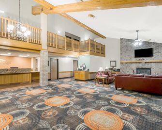 Baymont by Wyndham Marshalltown - Marshalltown - Lobby