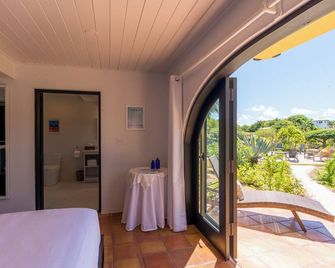 Cornucopia - Luxury Country French Caribbean destination - Long Bay - Balcony