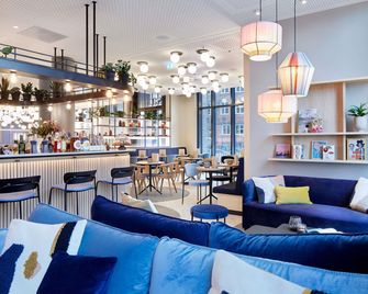 Novotel Hamburg Central Station - Hamburg - Lounge