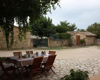 House of Font des Couteaux - La Roque-sur-Cèze - Patio