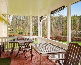 Beautiful Home In Tingsryd With Sauna - Tingsryd - Patio