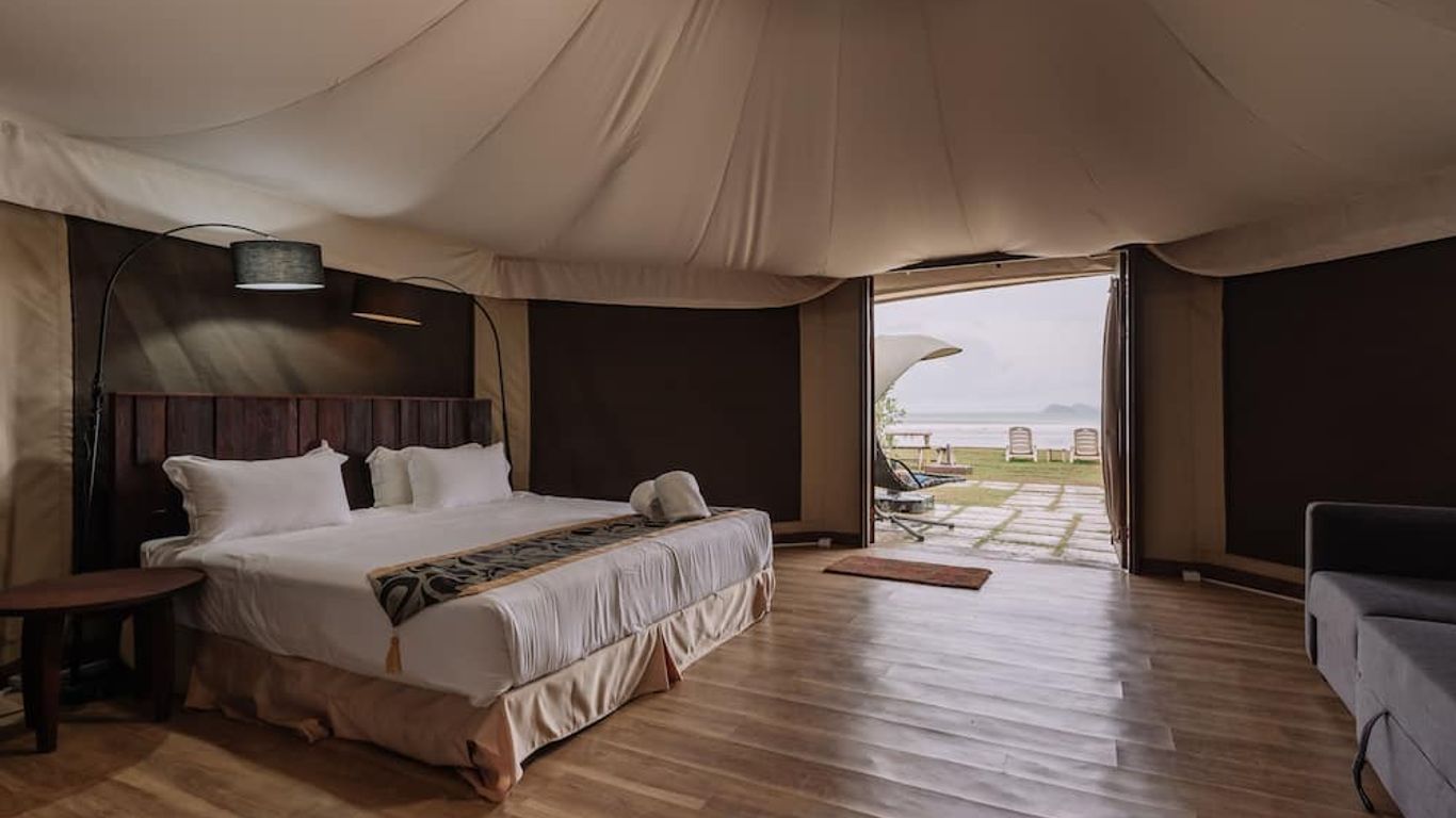 Roxy Sematan Villa & Townhouse